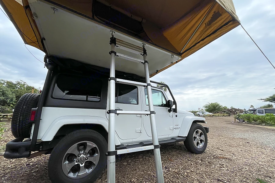 Jeep Camper Rental on Maui