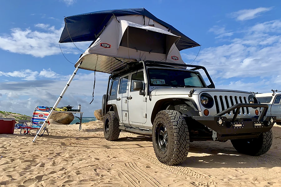 Rooftop Tent Campers On Maui